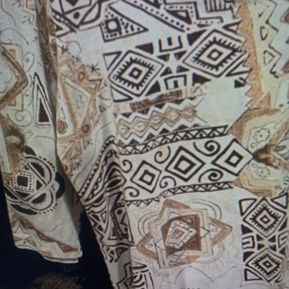 Geometric Patterned Women's Top - Picture 5 of 5